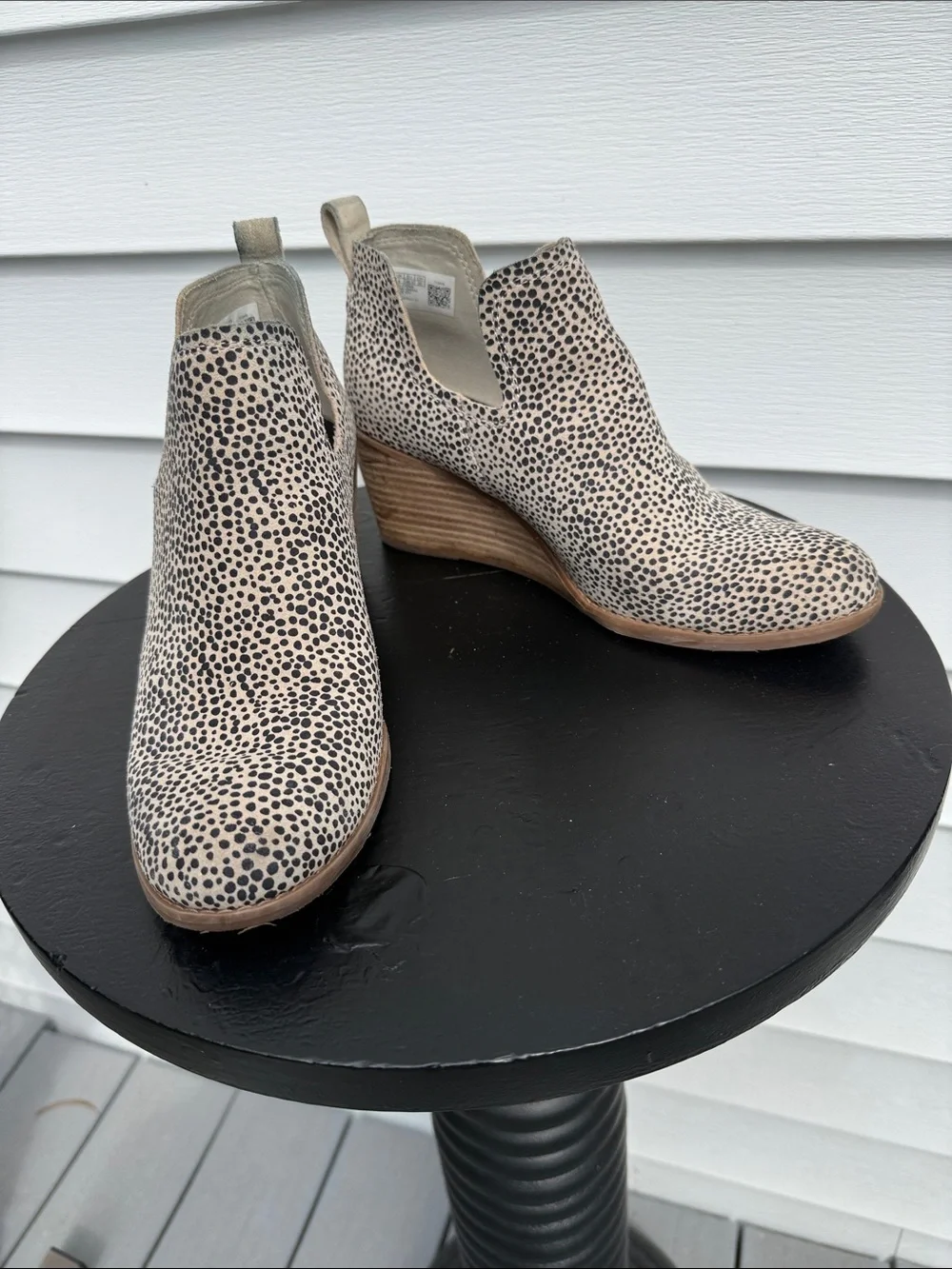 Toms Beige and Black Speckled Chelsea Booties